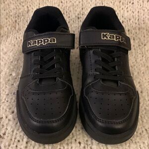 Kappa black and gold kid’s sneakers, size 1.